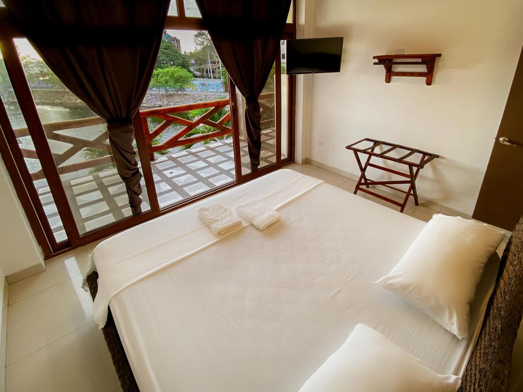 Hotel Sol Y Playa มอนตาญิตาร์ ภายนอก รูปภาพ
